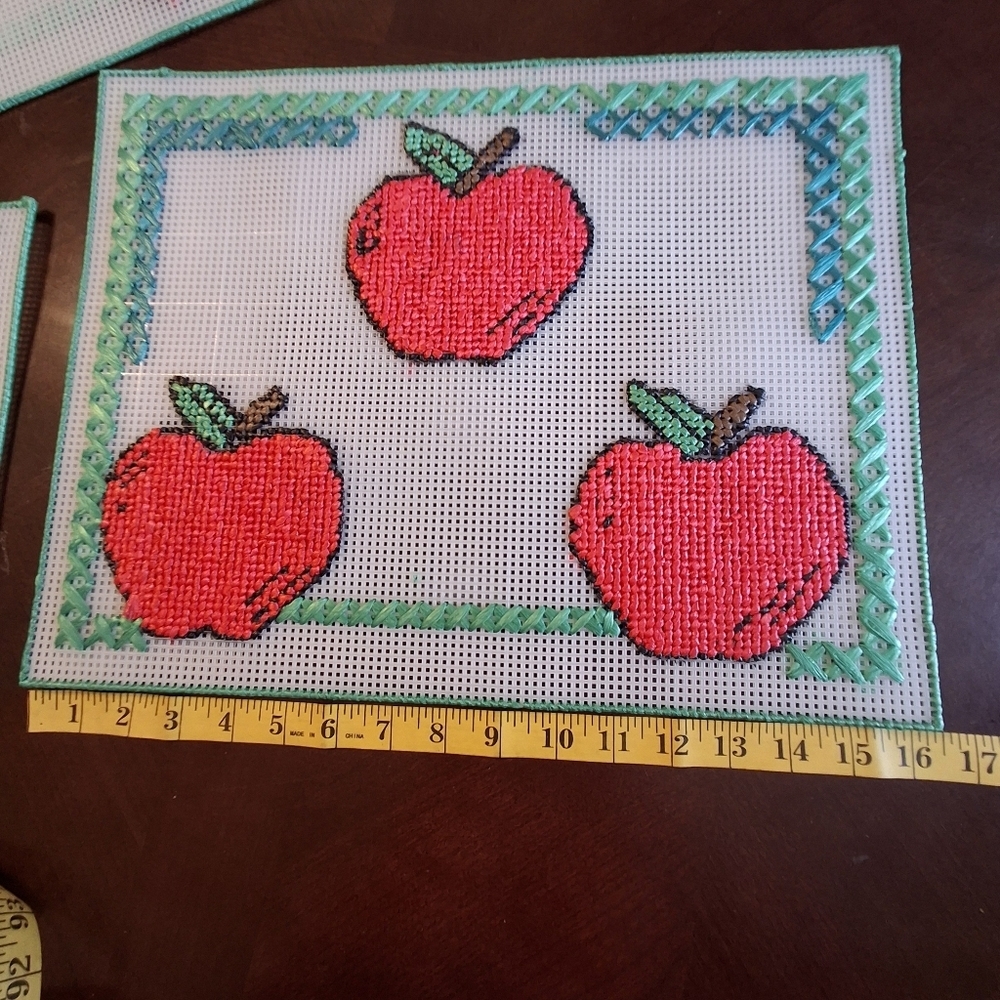 Handmade Red Apples Needlepoint Plastic Canvas   Size 16.5" x 13" - Picture 10 of 11